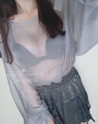 《裸乳》电影在线观看_国产无码网页在线观看
