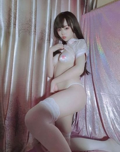 伊人精品青青草原_免费高清日本成人在线